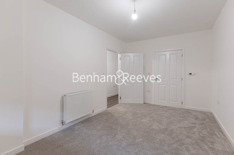 2  bedrooms flat to rent in Thimble Crescent, Wallington, SM6-image 9