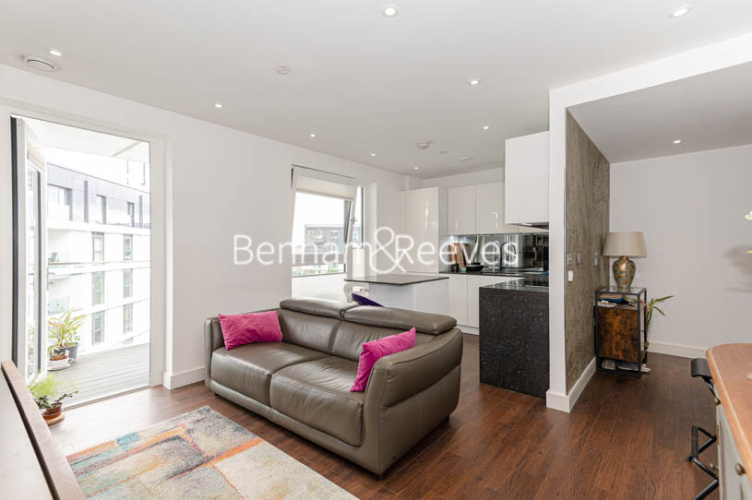 1 bedroom flat to rent in Wandsworth Road, Nine Elms Point, SW8-image 1