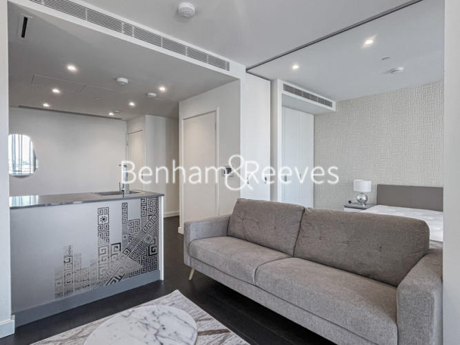 Studio flat to rent in Damac Tower, Vauxhall, SW8-image 1