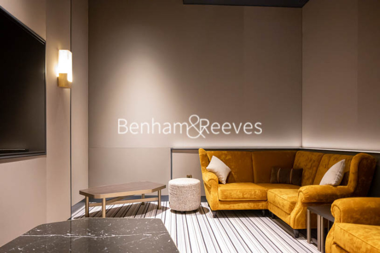 2  bedrooms flat to rent in Thames City, Vauxhall,  SW8-image 9