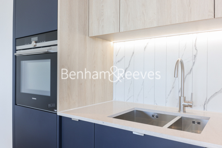 2  bedrooms flat to rent in Phoenix Court Vauxhall, Nine Elms, SE11-image 9