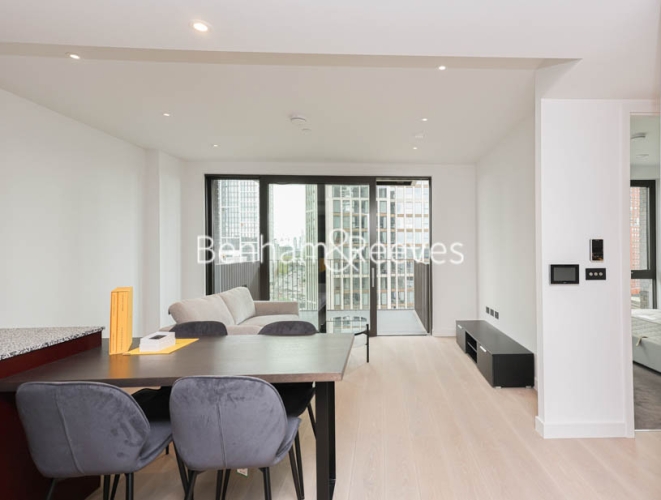 1 bedroom flat to rent in The Modern, Viaduct Gardens, SW11-image 8