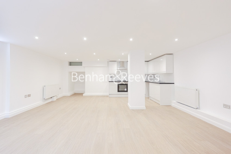 3 bedrooms flat to rent in Queenstown Road, Nine Elms, SW8-image 1