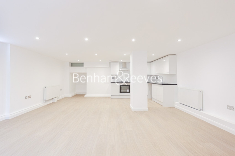3  bedrooms flat to rent in Queenstown Road, Nine Elms, SW8-image 1