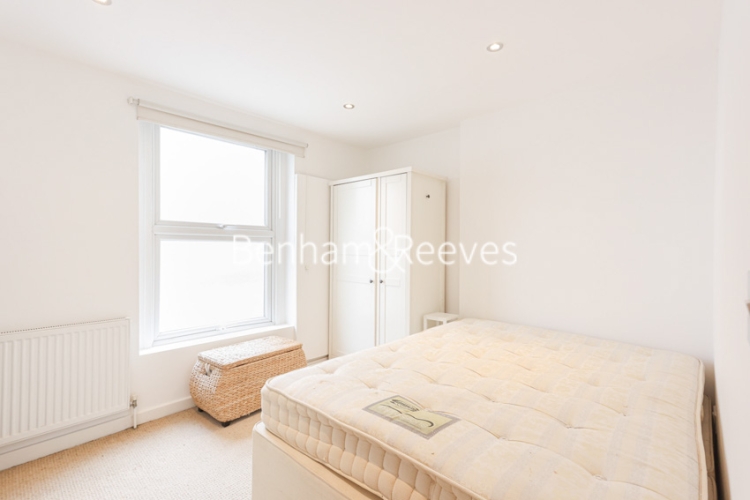 3  bedrooms flat to rent in Queenstown Road, Nine Elms, SW8-image 3