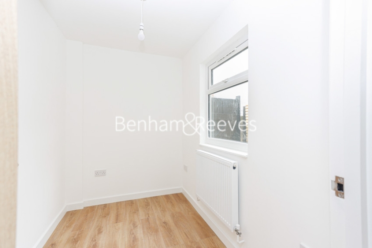 3 bedrooms flat to rent in Queenstown Road, Nine Elms, SW8-image 8