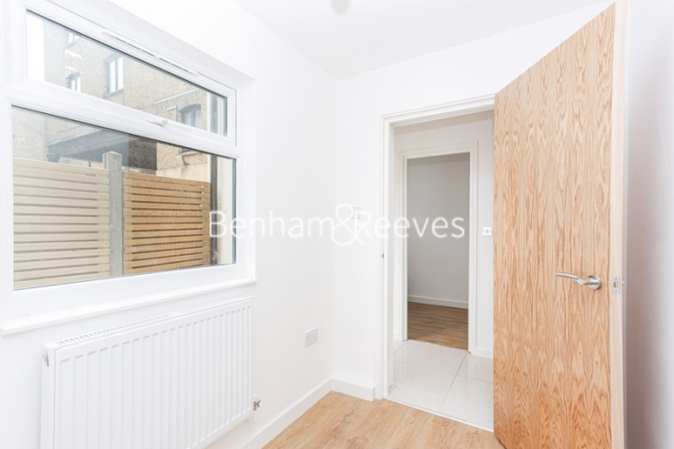 3  bedrooms flat to rent in Queenstown Road, Nine Elms, SW8-image 11