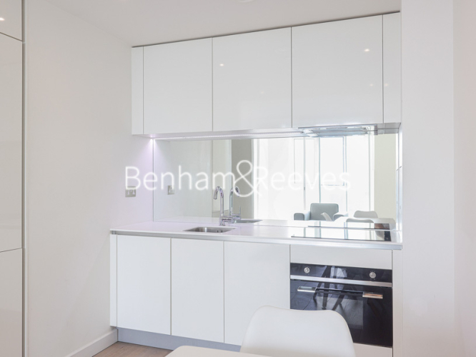 1 bedroom flat to rent in Sky Gardens, Wandsworth Road, SW8-image 2