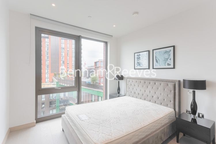 2  bedrooms flat to rent in Legacy Building, Viaduct Gardens, SW11-image 9
