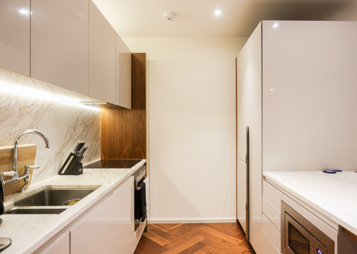 2  bedrooms flat to rent in Ambassador Building, Nine Elms, SW11-image 2
