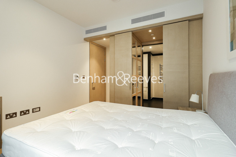 2 bedrooms flat to rent in Legacy Building, Viaduct Gardens, SW11-image 3