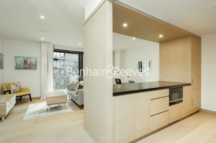 2 bedrooms flat to rent in Legacy Building, Viaduct Gardens, SW11-image 8