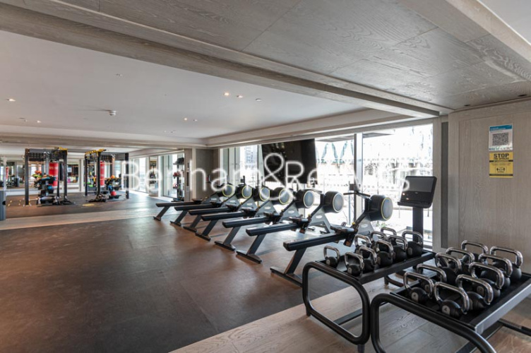 2  bedrooms flat to rent in Legacy Building, Viaduct Gardens, SW11-image 16
