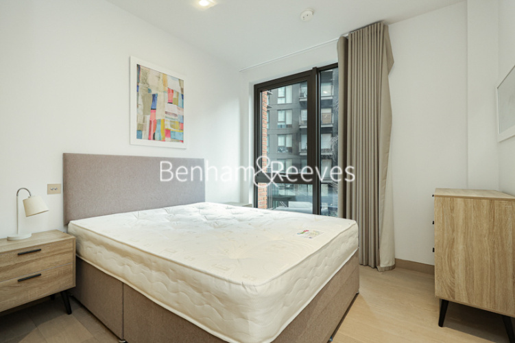 2  bedrooms flat to rent in Legacy Building, Viaduct Gardens, SW11-image 19