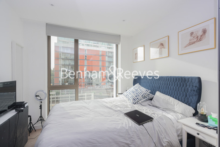 1  bedroom flat to rent in Radley House, Palmer Road, SW11-image 3