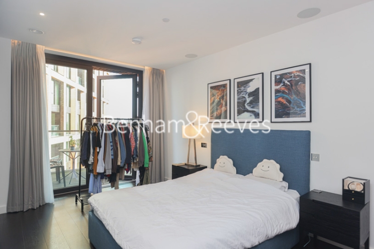 2  bedrooms flat to rent in Charles Clowes Walk, Nine Elms, SW11-image 3
