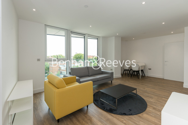 2  bedrooms flat to rent in Gladwin Tower, Wandsworth Road, SW8-image 1