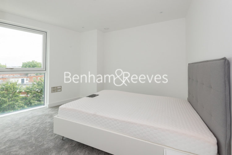 2 bedrooms flat to rent in Gladwin Tower, Wandsworth Road, SW8-image 3