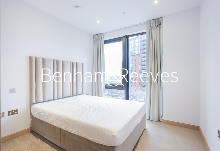 2 bedrooms flat to rent in Viaduct Gardens, Nine Elms, SW11-image 3