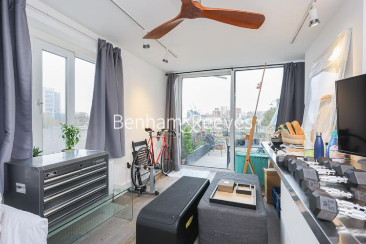 3  bedrooms flat to rent in Wandsworth Road, Nine Elms, SW8-image 12