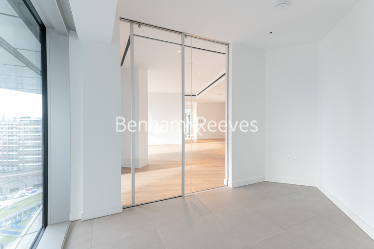 2 bedrooms flat to rent in Electric Boulevard, Nine Elms, SW11-image 10