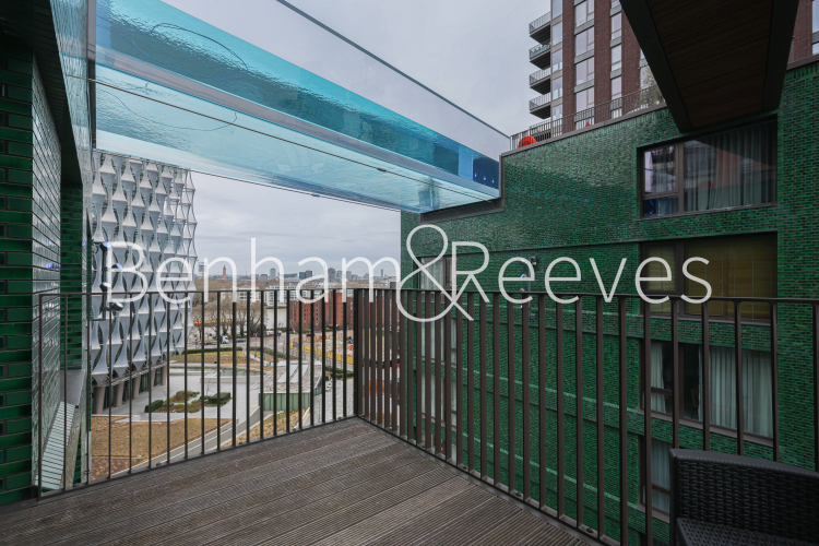 1  bedroom flat to rent in Legacy Building, Viaduct Gardens, SW11-image 5