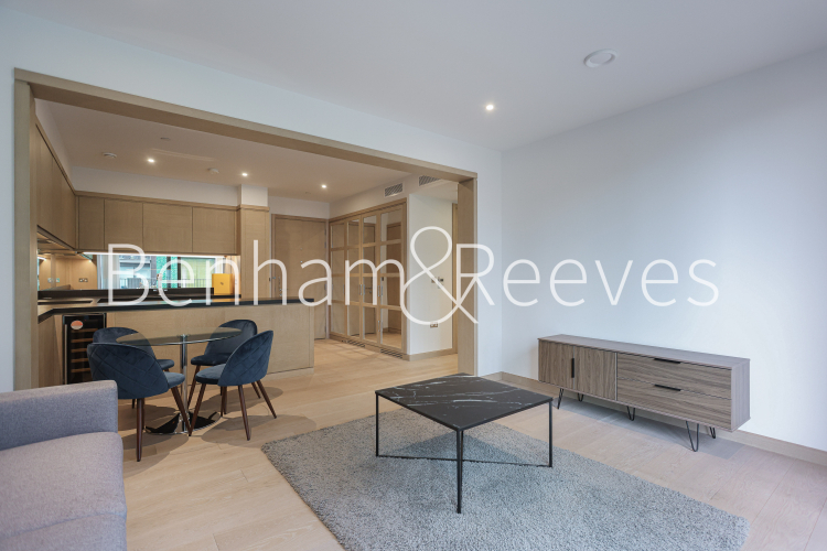 1  bedroom flat to rent in Legacy Building, Viaduct Gardens, SW11-image 6