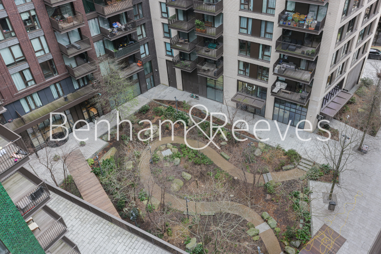1  bedroom flat to rent in Legacy Building, Viaduct Gardens, SW11-image 9