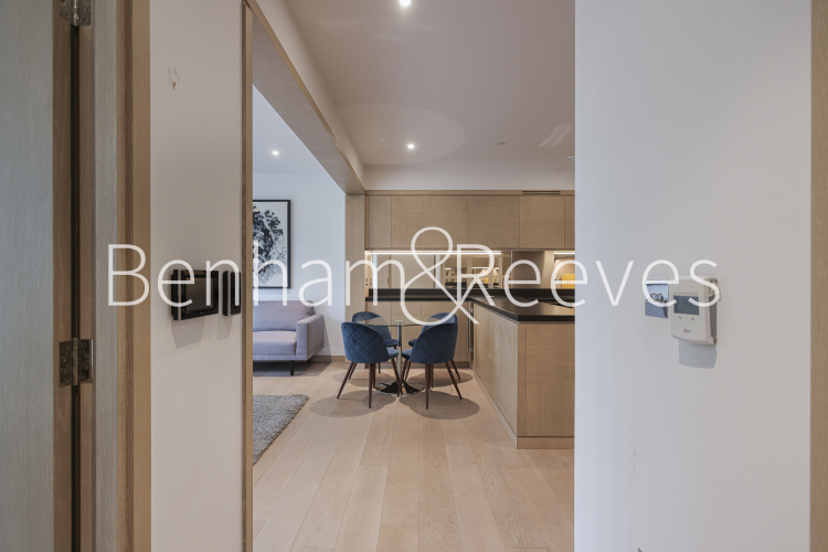 1 bedroom flat to rent in Legacy Building, Viaduct Gardens, SW11-image 16