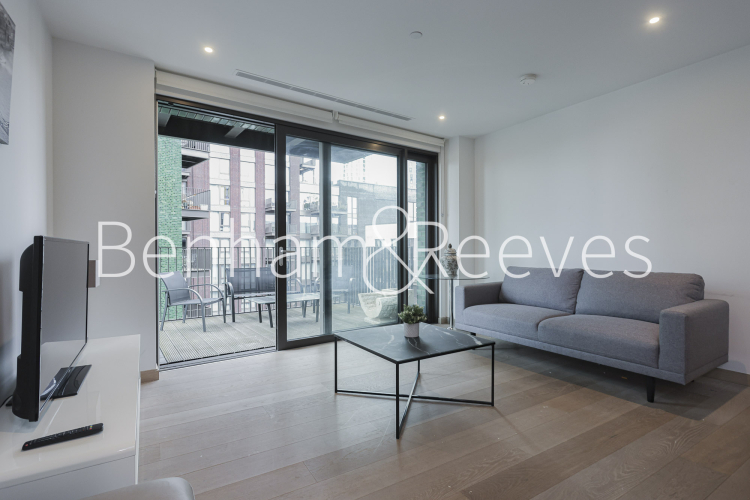 1  bedroom flat to rent in Viaduct Gardens, Nine Elms, SW11-image 1