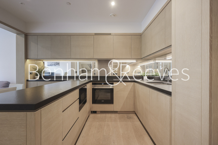 1  bedroom flat to rent in Viaduct Gardens, Nine Elms, SW11-image 2
