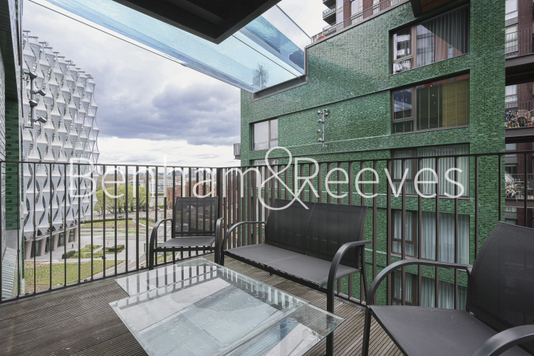 1 bedroom flat to rent in Viaduct Gardens, Nine Elms, SW11-image 6