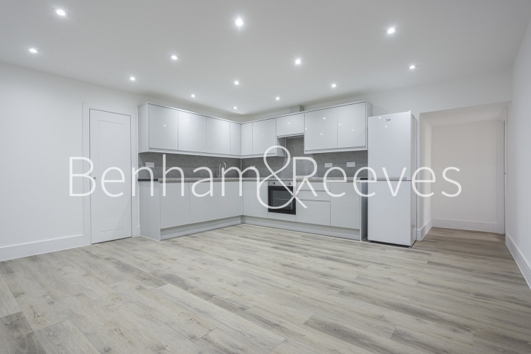 2  bedrooms flat to rent in Wandsworth Road, Nine Elms, SW8-image 1