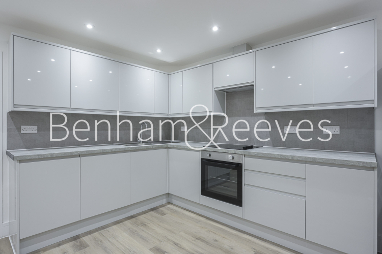 2  bedrooms flat to rent in Wandsworth Road, Nine Elms, SW8-image 2