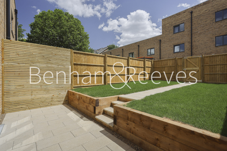 3  bedrooms house to rent in Cherry Mews, Tooting, SW17-image 5