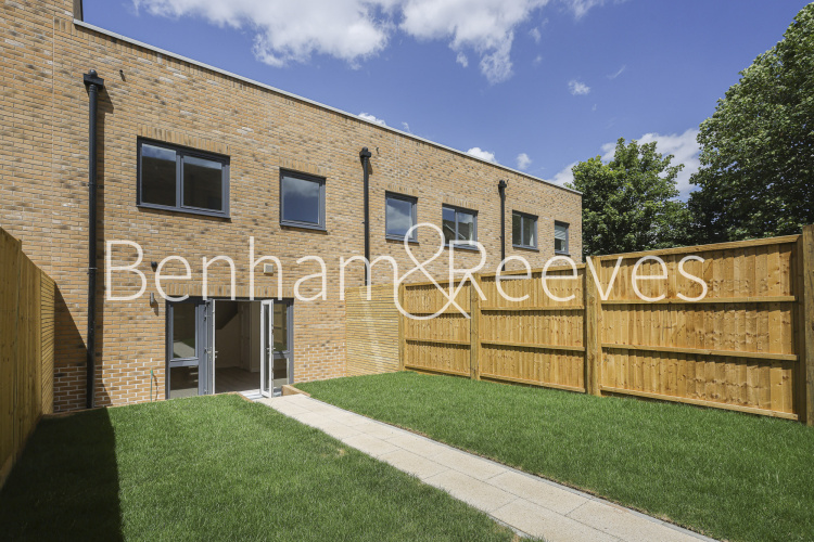 3  bedrooms house to rent in Cherry Mews, Tooting, SW17-image 11