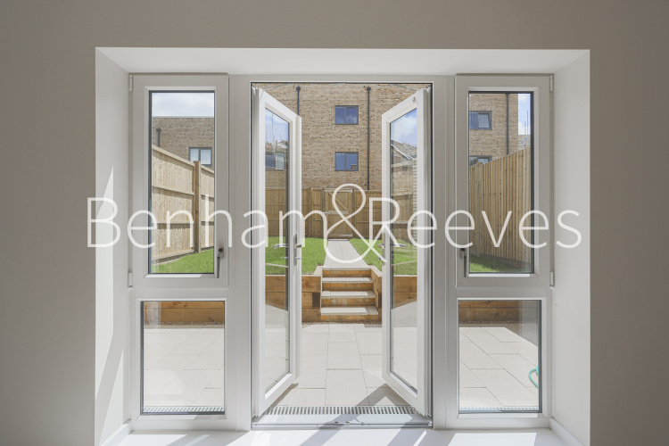 3  bedrooms house to rent in Cherry Mews, Tooting, SW17-image 15