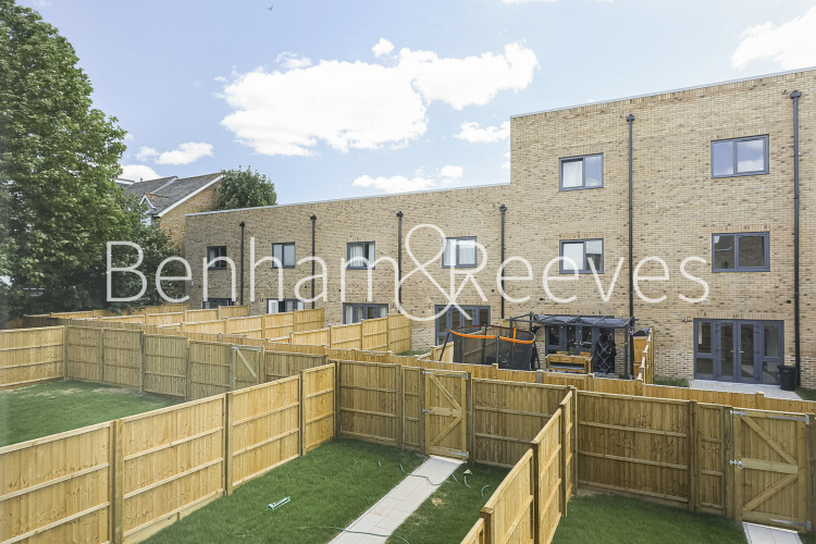 3  bedrooms house to rent in Cherry Mews, Tooting, SW17-image 25