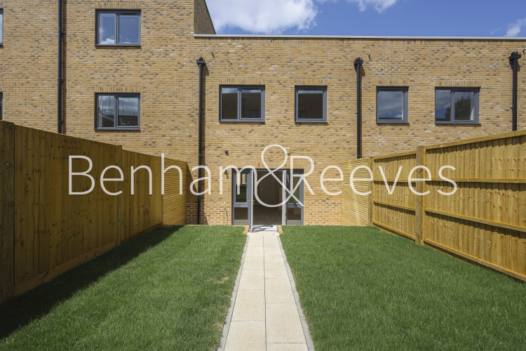 3  bedrooms house to rent in Cherry Mews, Tooting, SW17-image 28