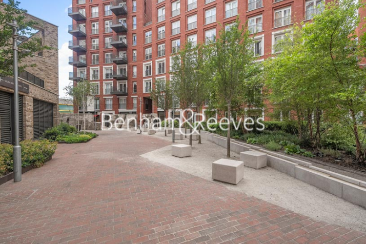 2  bedrooms flat to rent in Keybridge Capital, Exchange Gardens, SW8-image 5