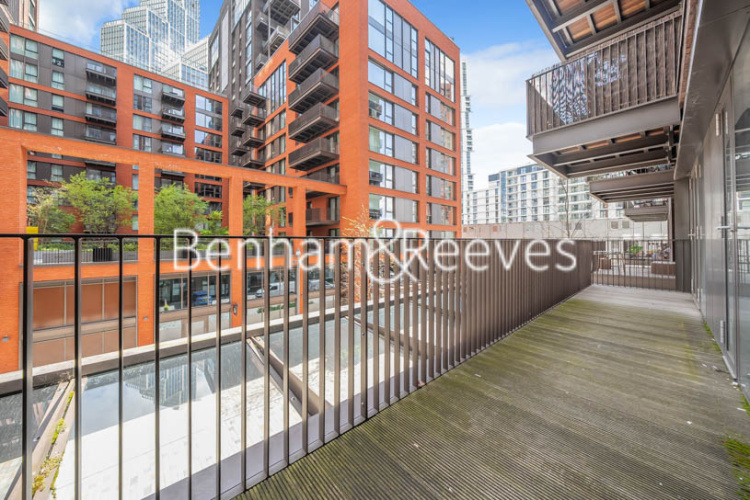 2  bedrooms flat to rent in Legacy Building, Viaduct Gardens, SW11-image 5