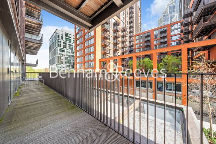 2  bedrooms flat to rent in Legacy Building, Viaduct Gardens, SW11-image 11