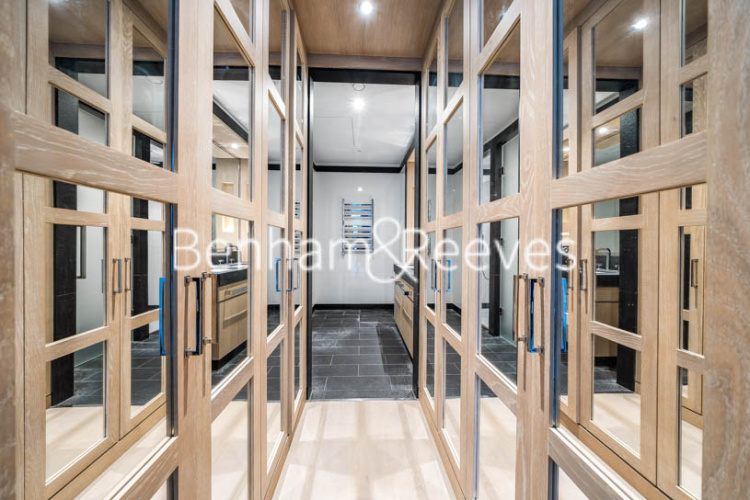2  bedrooms flat to rent in Legacy Building, Viaduct Gardens, SW11-image 16