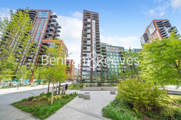 2  bedrooms flat to rent in Legacy Building, Viaduct Gardens, SW11-image 17