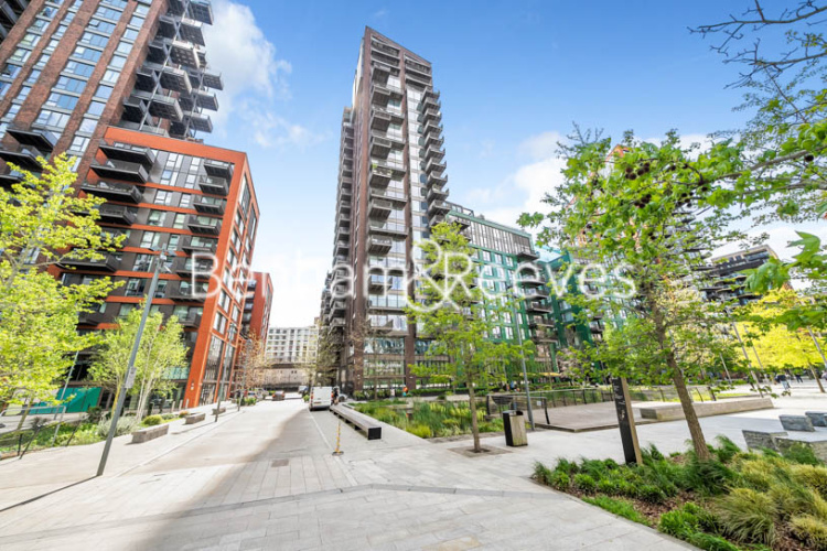 2  bedrooms flat to rent in Legacy Building, Viaduct Gardens, SW11-image 18