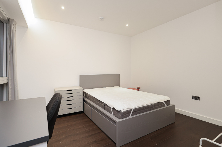 2  bedrooms flat to rent in Denver Building, Malthouse Road, SW11-image 3