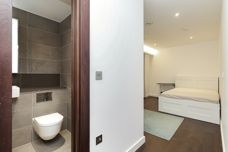 2  bedrooms flat to rent in Denver Building, Malthouse Road, SW11-image 9