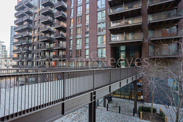2  bedrooms flat to rent in The Modern, Viaduct Gardens, SW11-image 5