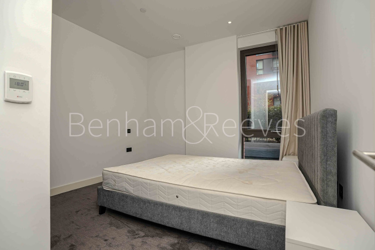 2  bedrooms flat to rent in The Modern, Viaduct Gardens, SW11-image 19