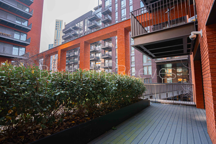 2  bedrooms flat to rent in The Modern, Viaduct Gardens, SW11-image 25